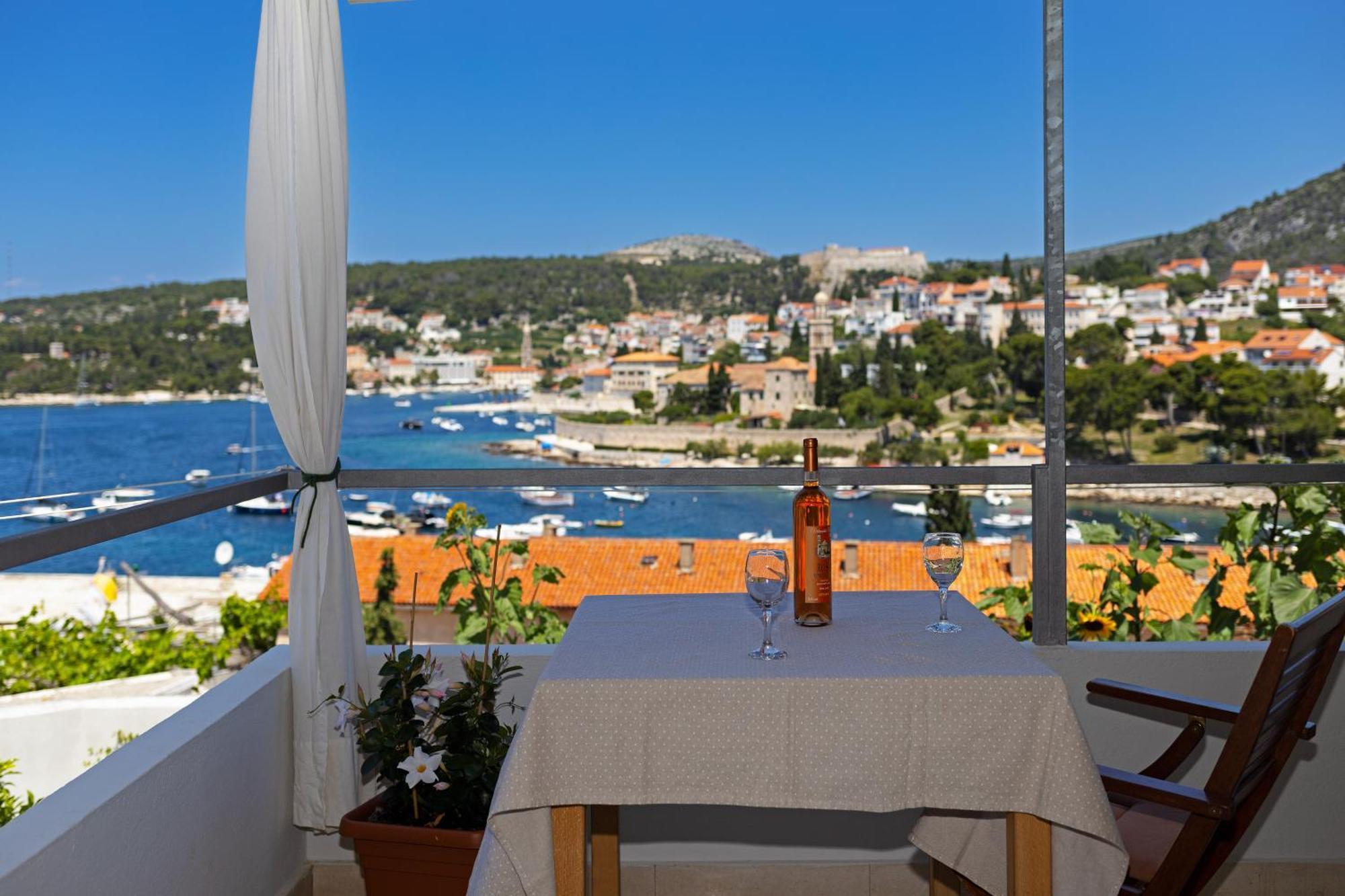 Seaview Guesthouse - Zf Hvar Хвар Екстериор снимка