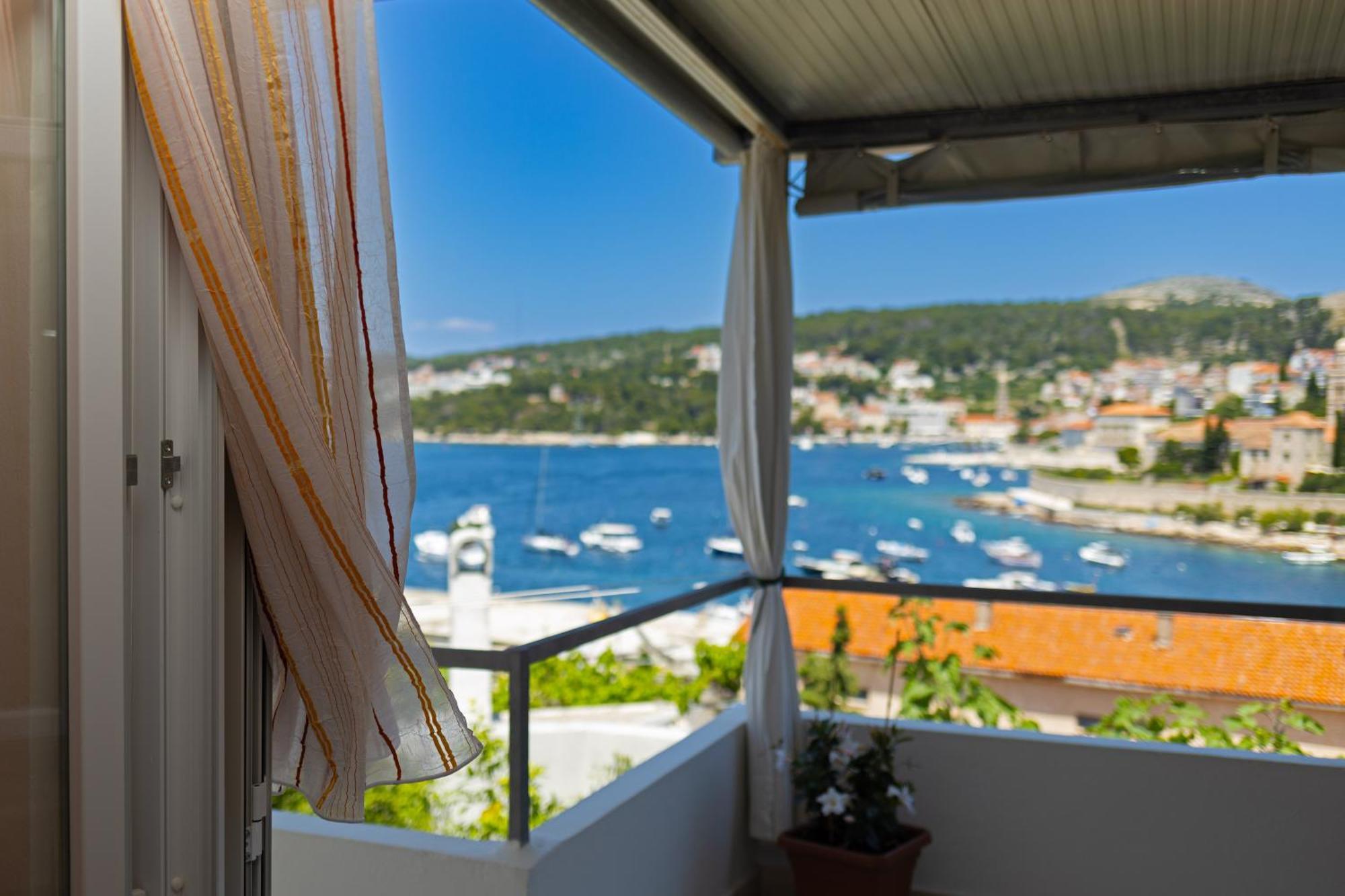 Seaview Guesthouse - Zf Hvar Хвар Екстериор снимка