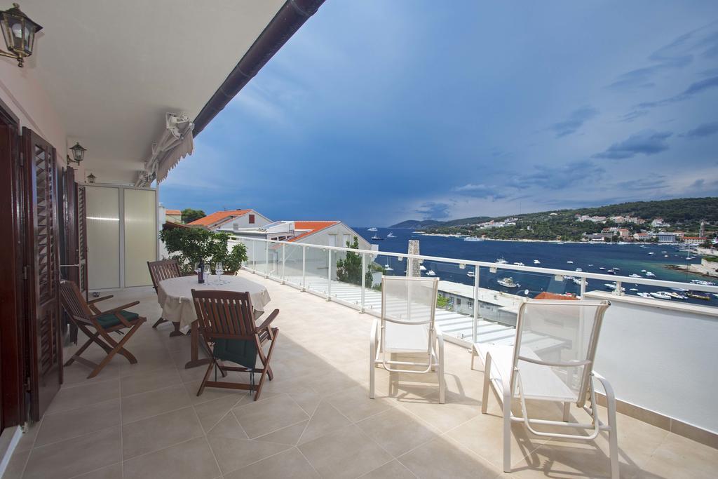 Seaview Guesthouse - Zf Hvar Хвар Екстериор снимка