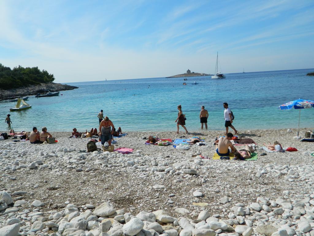 Seaview Guesthouse - Zf Hvar Хвар Екстериор снимка